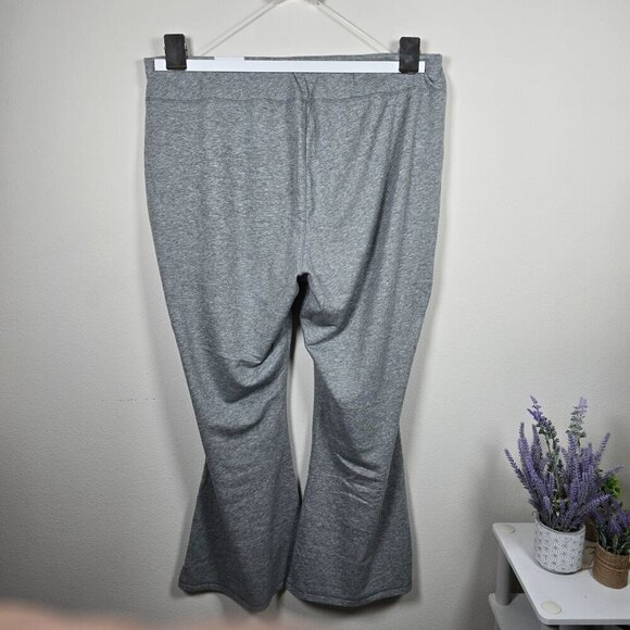 Lane Bryant Gray Livi Active Flare Leg Pants Size 26/28 - Picture 2 of 7